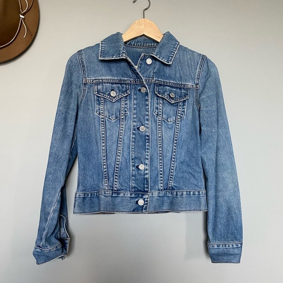GAP Jackets & Blazers - Classic Gap Jean Jacket - XS